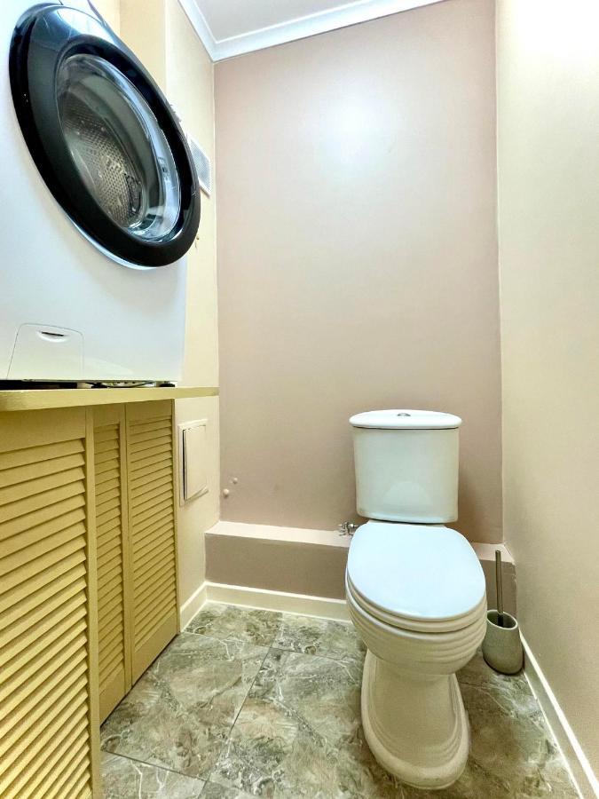 Ferienwohnung Great One Bed Right Near Opera House Kiew Exterior foto