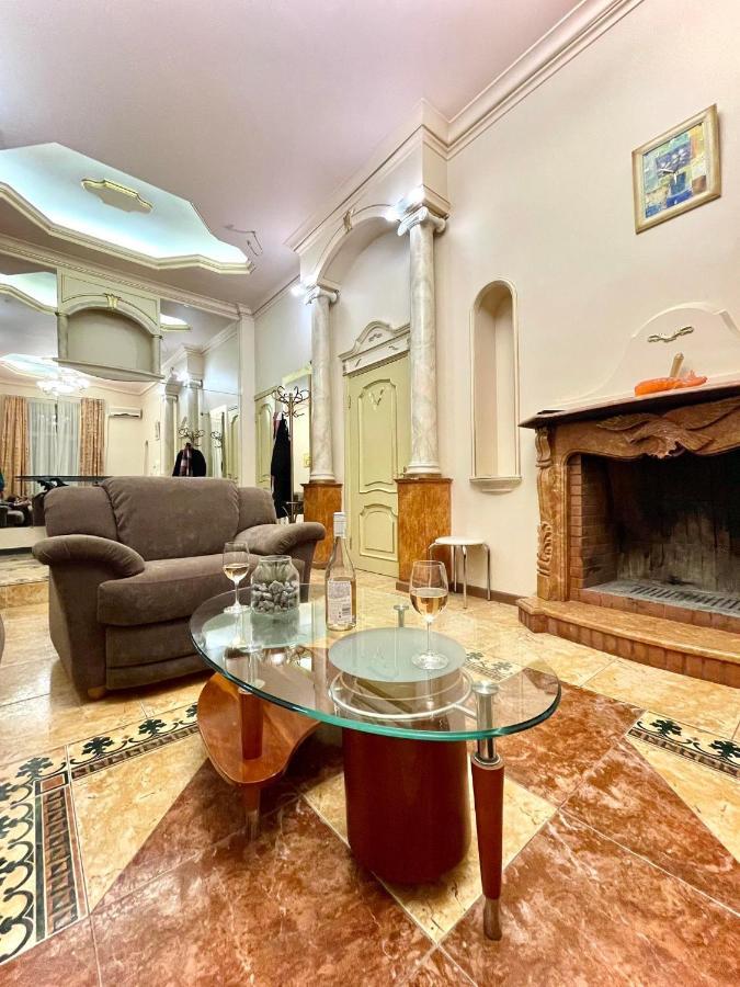 Ferienwohnung Great One Bed Right Near Opera House Kiew Exterior foto